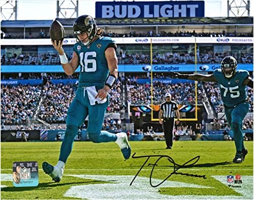 Trevor Lawrence Jacksonville Jaguars Autographed 8″ x 10″ Teal Rush Touchdown Photograph – Autographed NFL Photos post thumbnail image