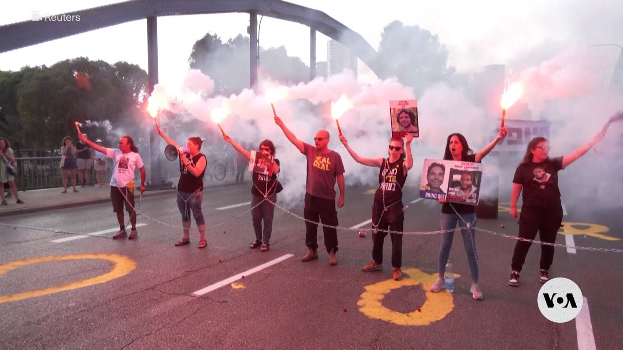 Relatives of Israeli hostages block traffic on Nimrod Bridge in Tel Aviv calling for their release post thumbnail image